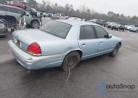 2000 Ford Crown Victoria Police Interceptor z USA, uszkodzony, nr VIN 2FAFP71W7YX142429